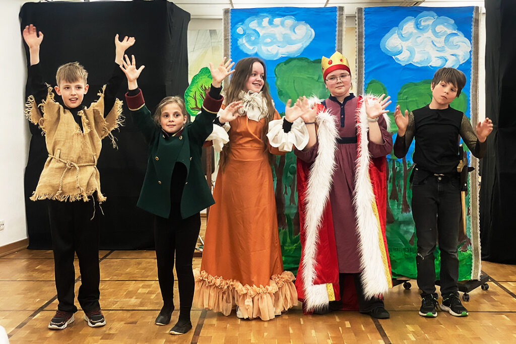 Die Darsteller des Stücks „Der Hecht hat gesagt“